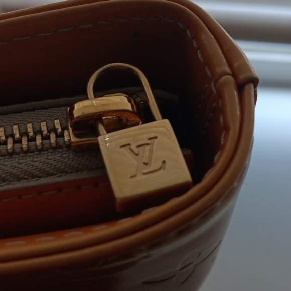 AUTHENTIC Louis Vuitton Monogram Vernis yellow zip top tote - Picture 14 of 16